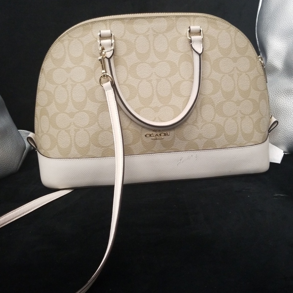 Medium Coach handbag